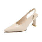 Nude slingback hæl med spids tå og skulpturel trompethæl, set fra siden — Venzelo