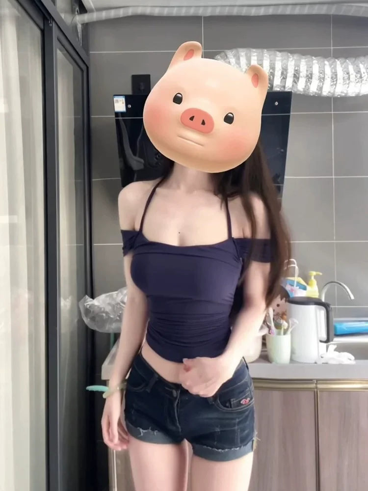 Marineblå halterneck midrietop med åbne skuldre, frontal modelfoto — Venzelo